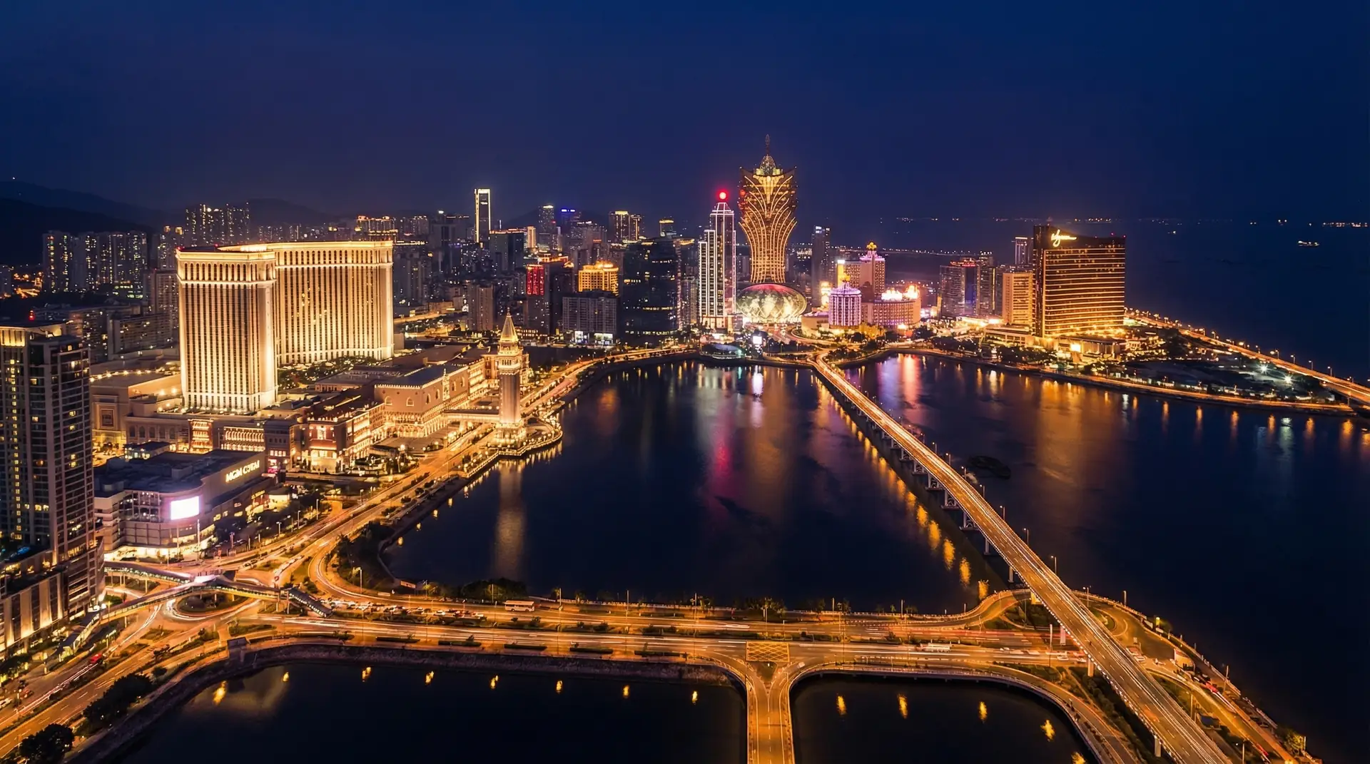 澳门百家乐 — 东方赌城的金碧辉煌